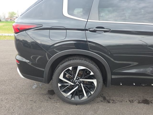 Used 2022 Mitsubishi Outlander SE AWD/4WD image 7