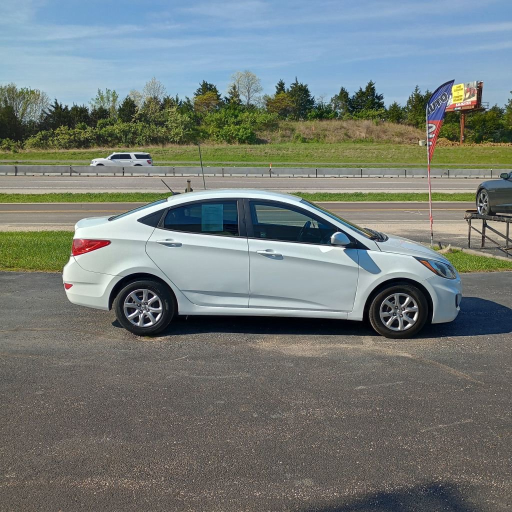 Used 2013 Hyundai Accent GLS image 6