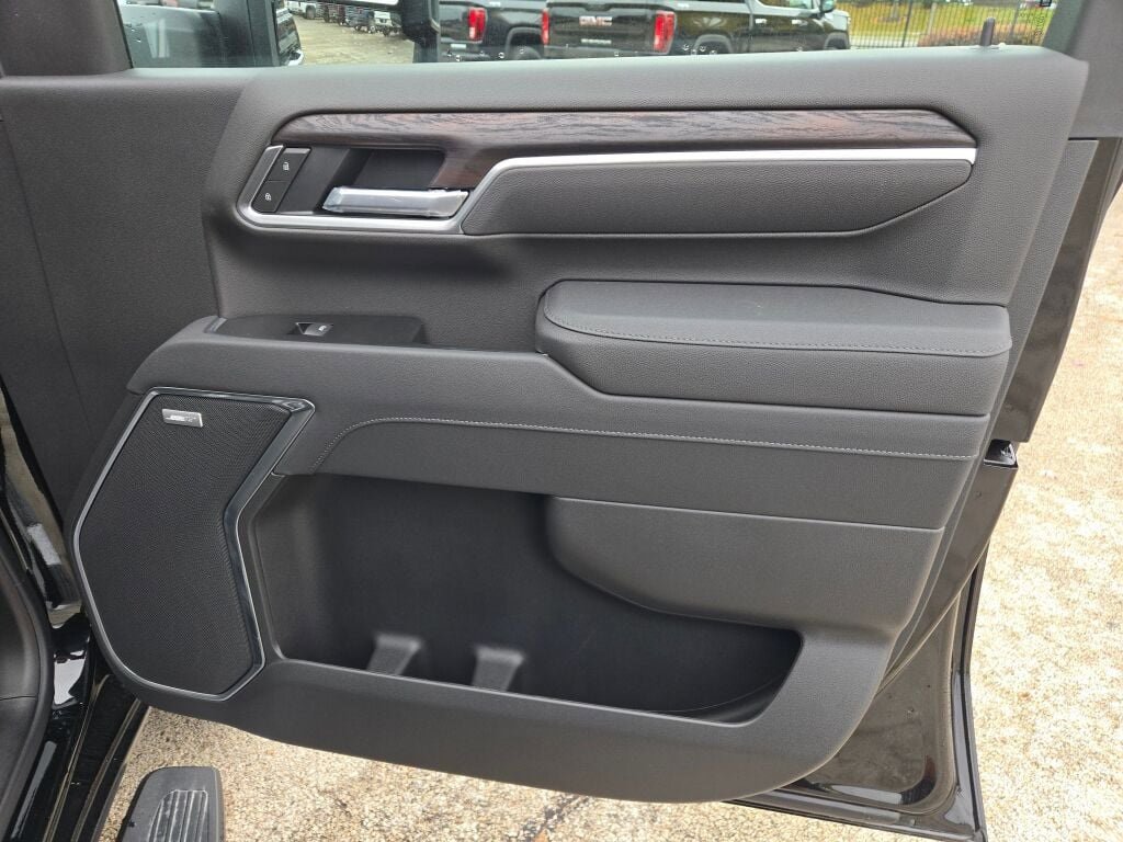 New 2026 GMC Sierra 3500 SLT w/ SLT Premium Package image 6