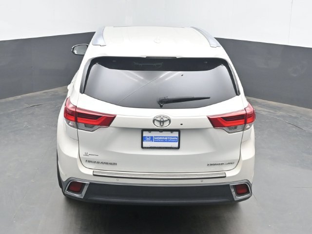Used 2017 Toyota Highlander Limited AWD/4WD image 24