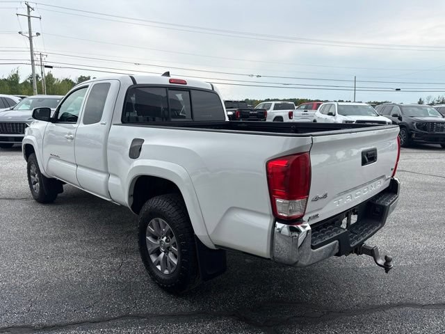 Used 2017 Toyota Tacoma SR5 AWD/4WD image 5