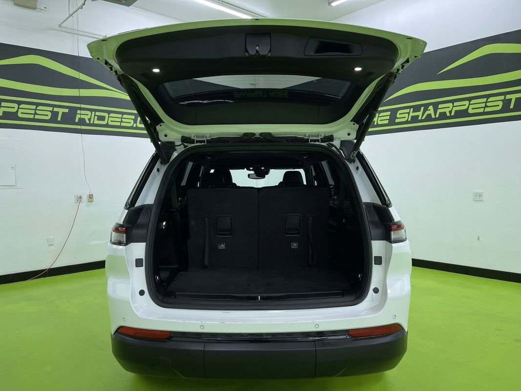 Used 2023 Jeep Grand Cherokee L Laredo image 9