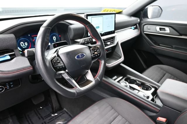 Used 2025 Ford Explorer ST-Line AWD/4WD image 19