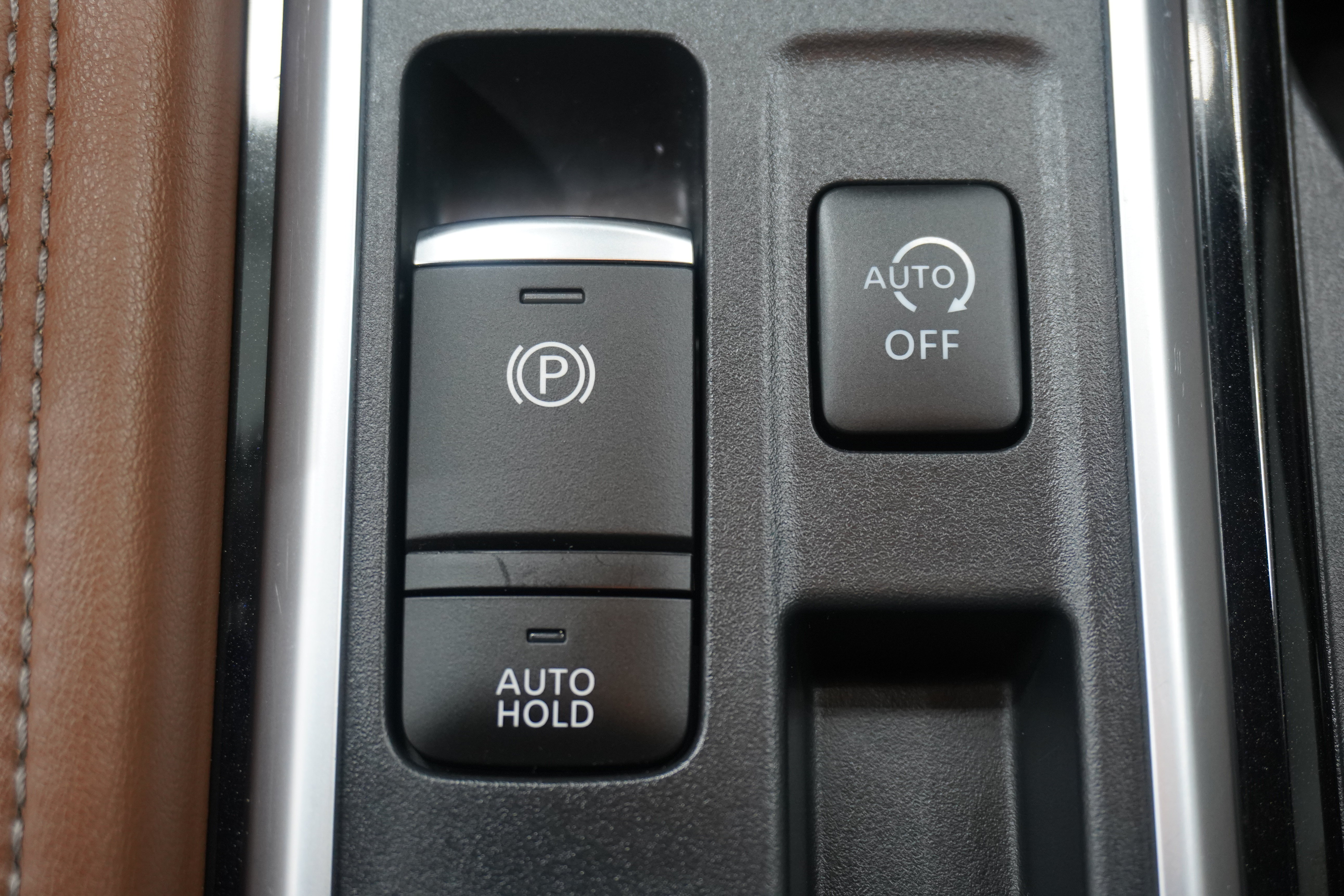 Used 2023 Nissan Pathfinder Platinum w/ Lighting Package (N93) FWD image 29