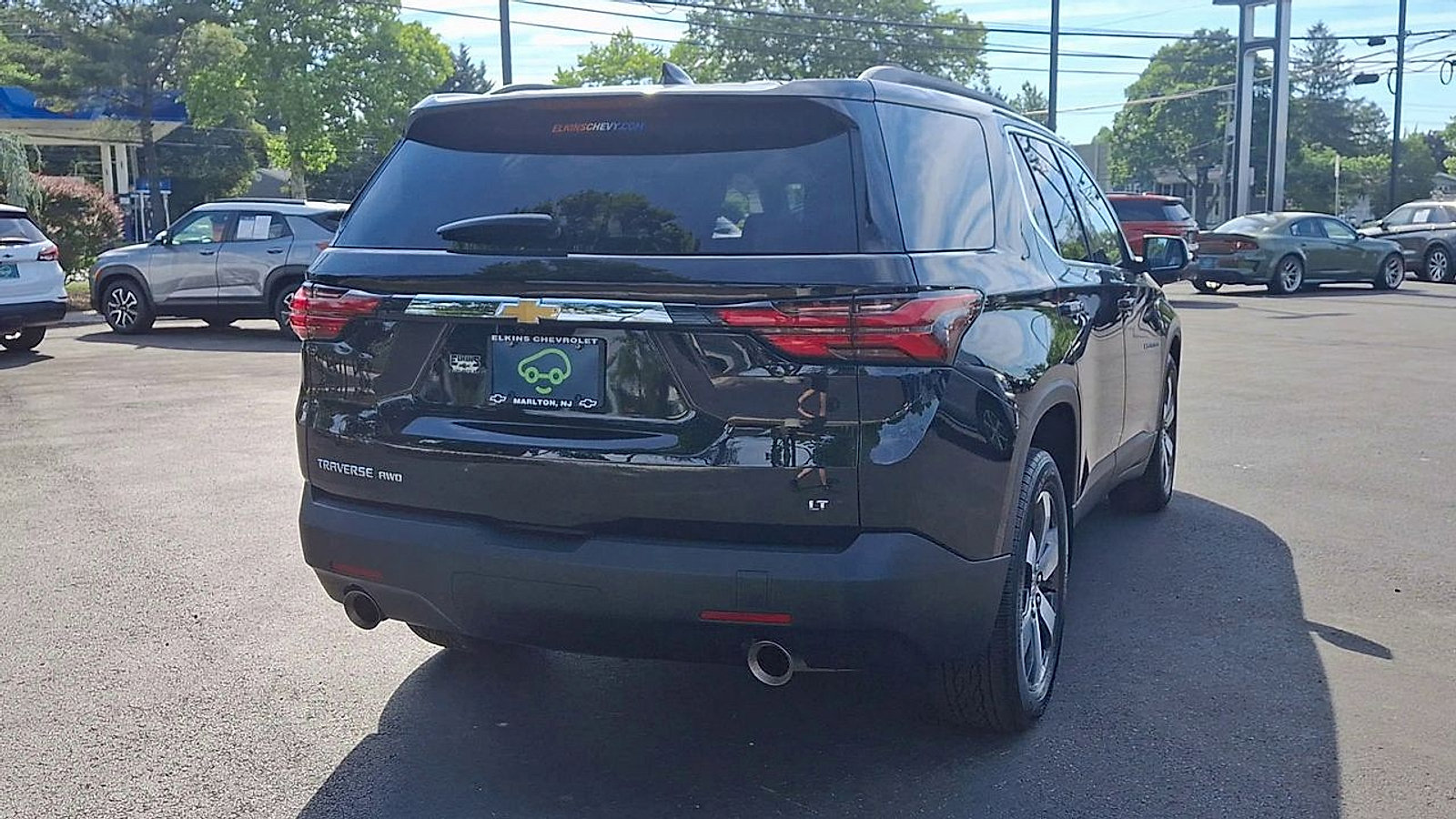Certified 2023 Chevrolet Traverse LT w/ LT Premium Package AWD/4WD image 2