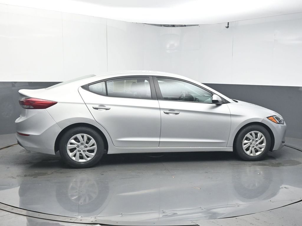 Used 2018 Hyundai Elantra SE w/ Cargo Package image 8