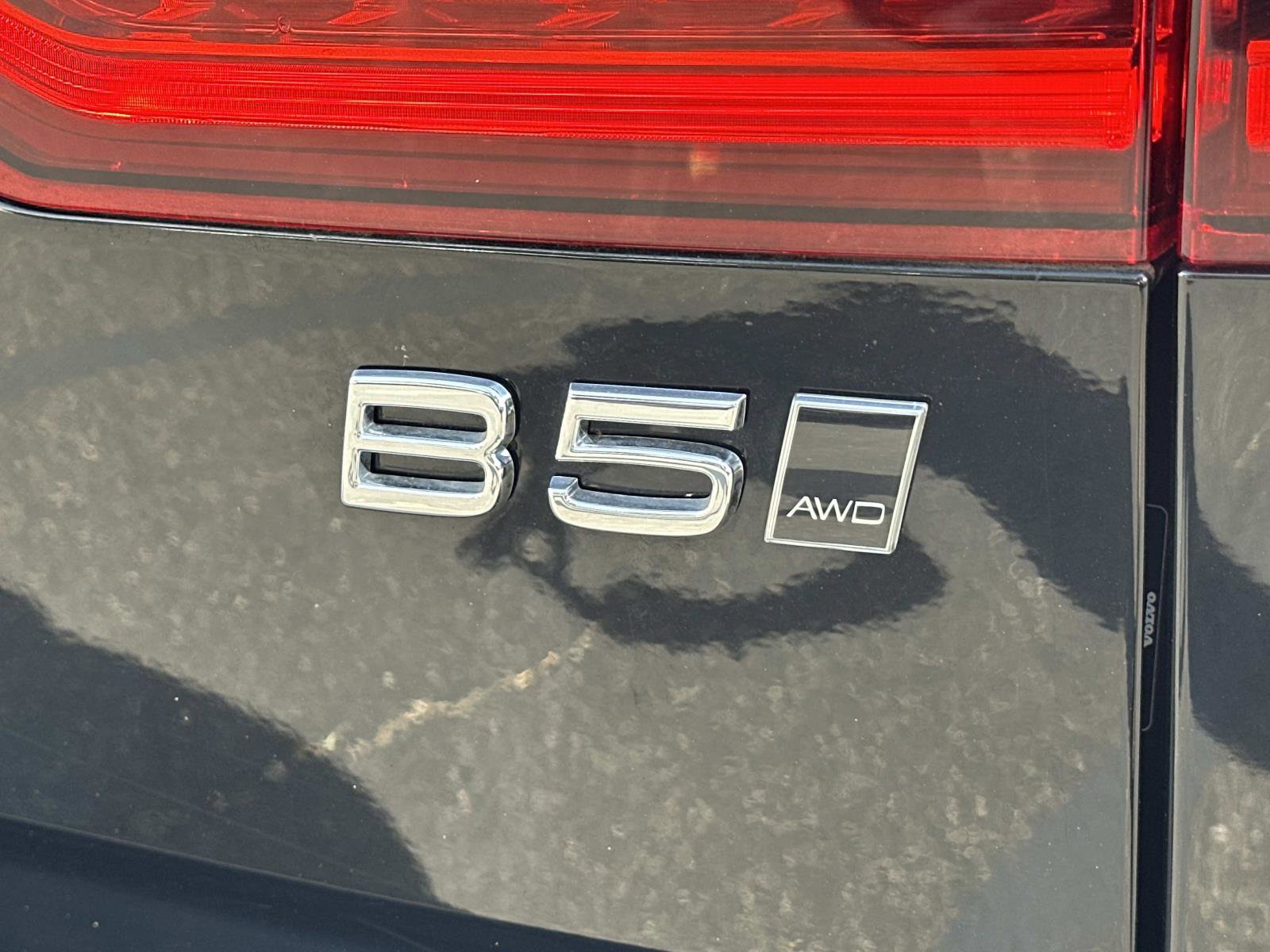 Certified 2023 Volvo V60 B5 Cross Country Plus w/ Climate Package image 27