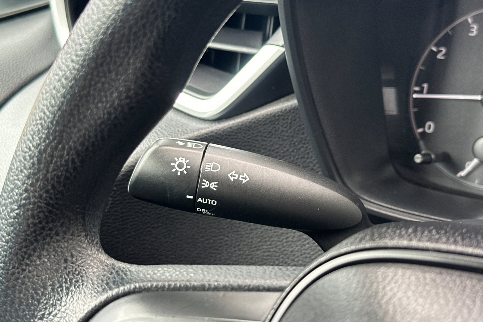 Used 2024 Toyota Corolla LE FWD image 36