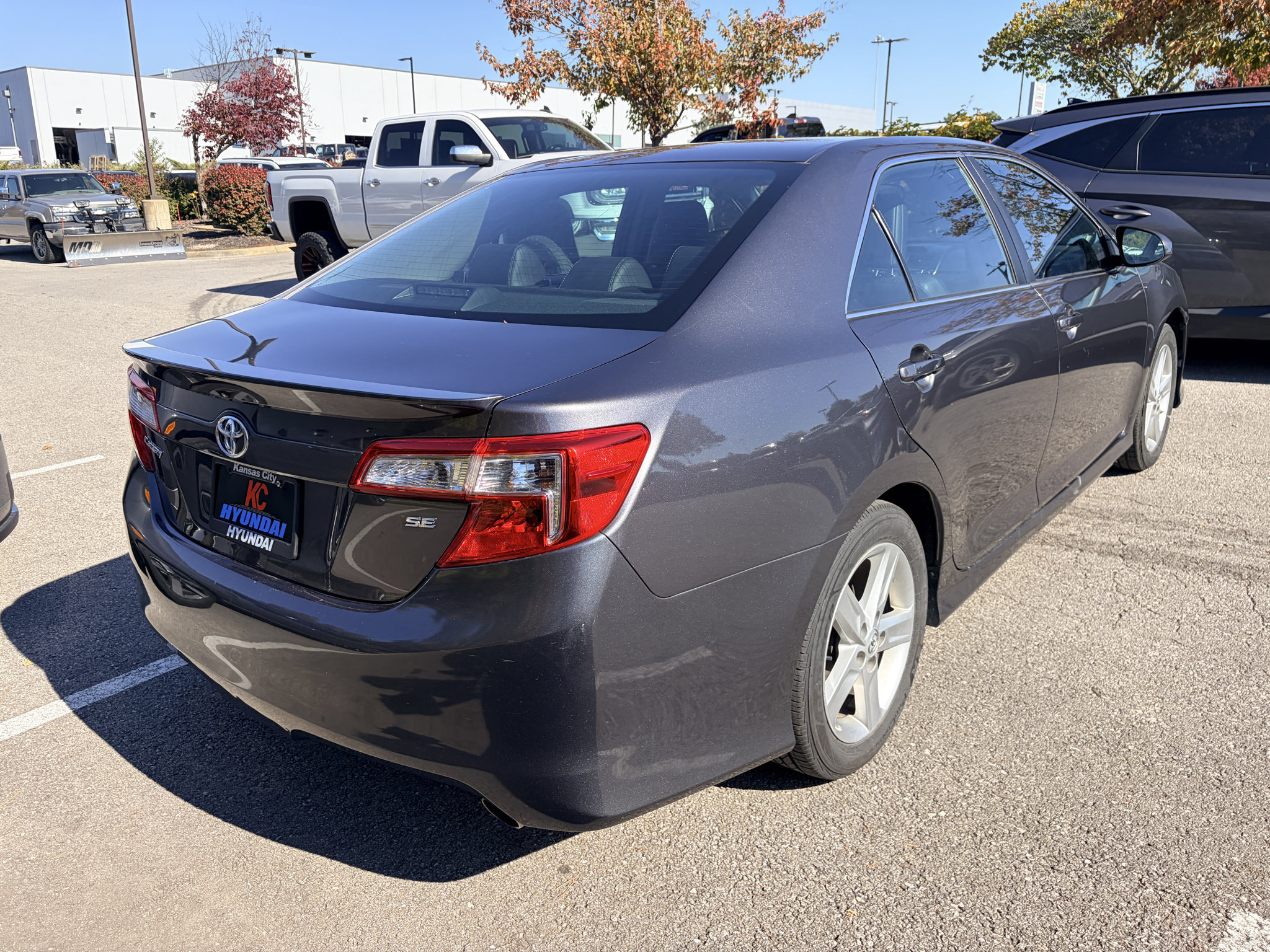 Used 2014 Toyota Camry SE FWD image 5