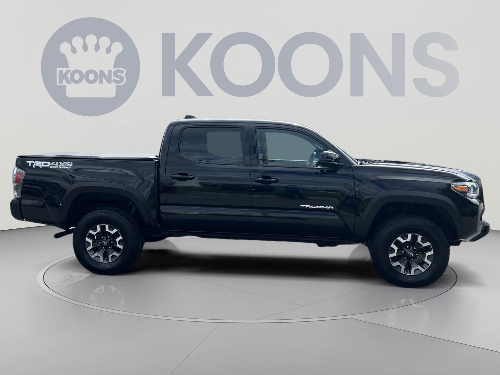 Used 2023 Toyota Tacoma TRD Off-Road w/ Technology Package AWD/4WD image 8
