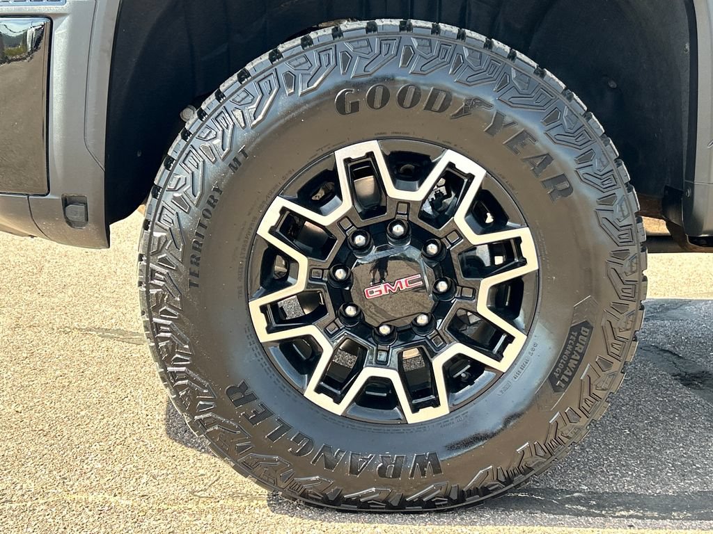 Used 2025 GMC Sierra 2500 AT4X AWD/4WD image 25