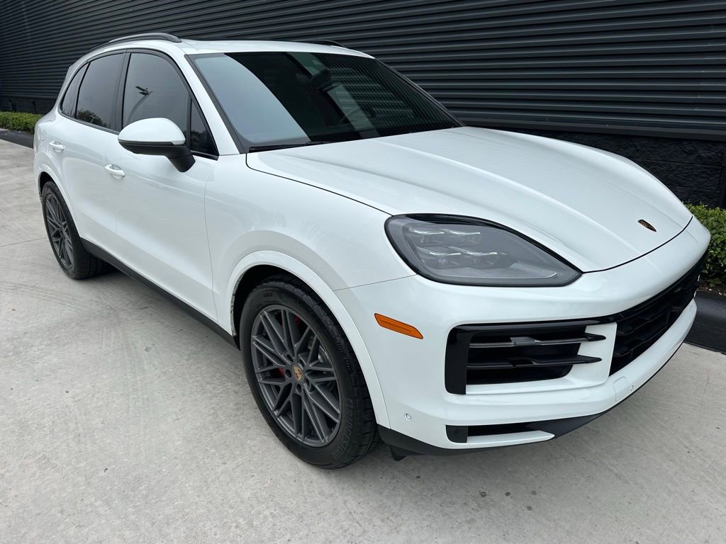 Certified 2025 Porsche Cayenne S image 11