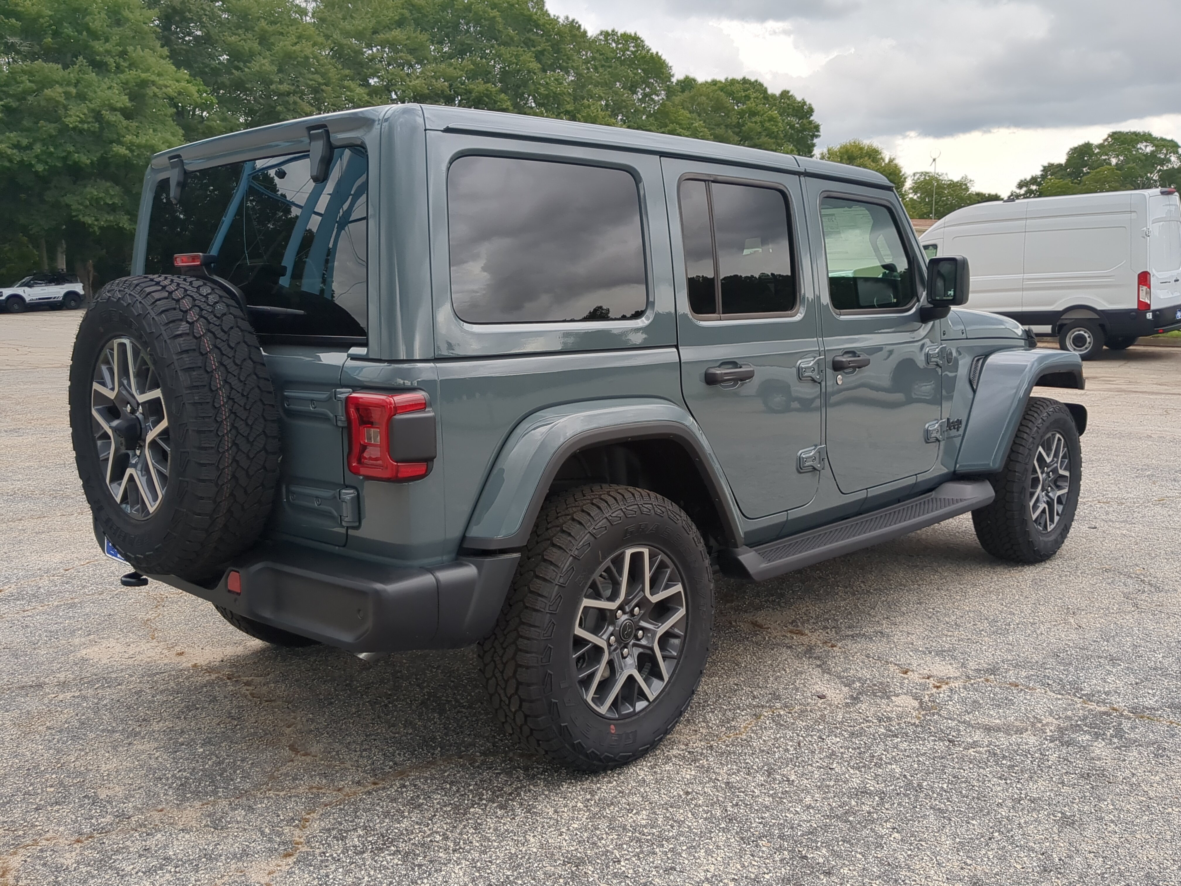 New 2026 Jeep Wrangler Unlimited Sahara AWD/4WD image 3