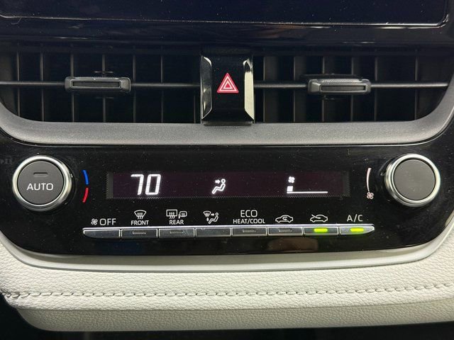 Used 2024 Toyota Corolla SE w/ SE Convenience Package FWD image 17