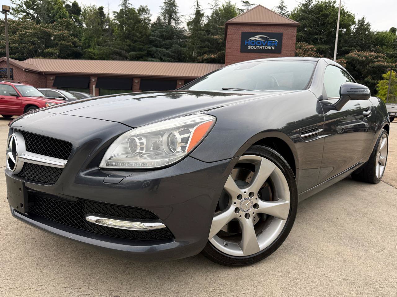 Used 2013 Mercedes-Benz SLK 350 image 2