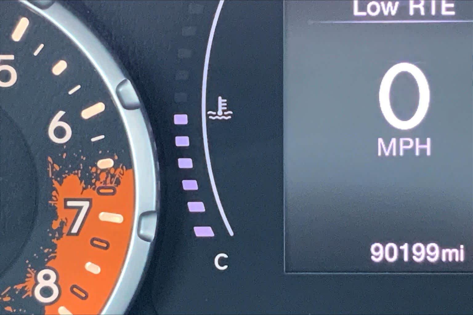 Used 2018 Jeep Renegade Latitude FWD image 26
