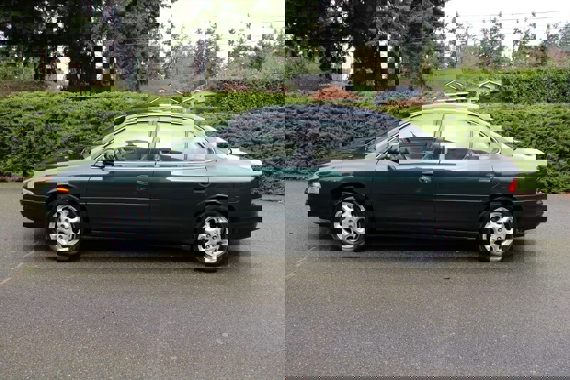 Used 1998 Oldsmobile Intrigue GL image 12