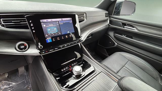 Used 2024 Jeep Wagoneer Series II w/ Premium Group I image 25