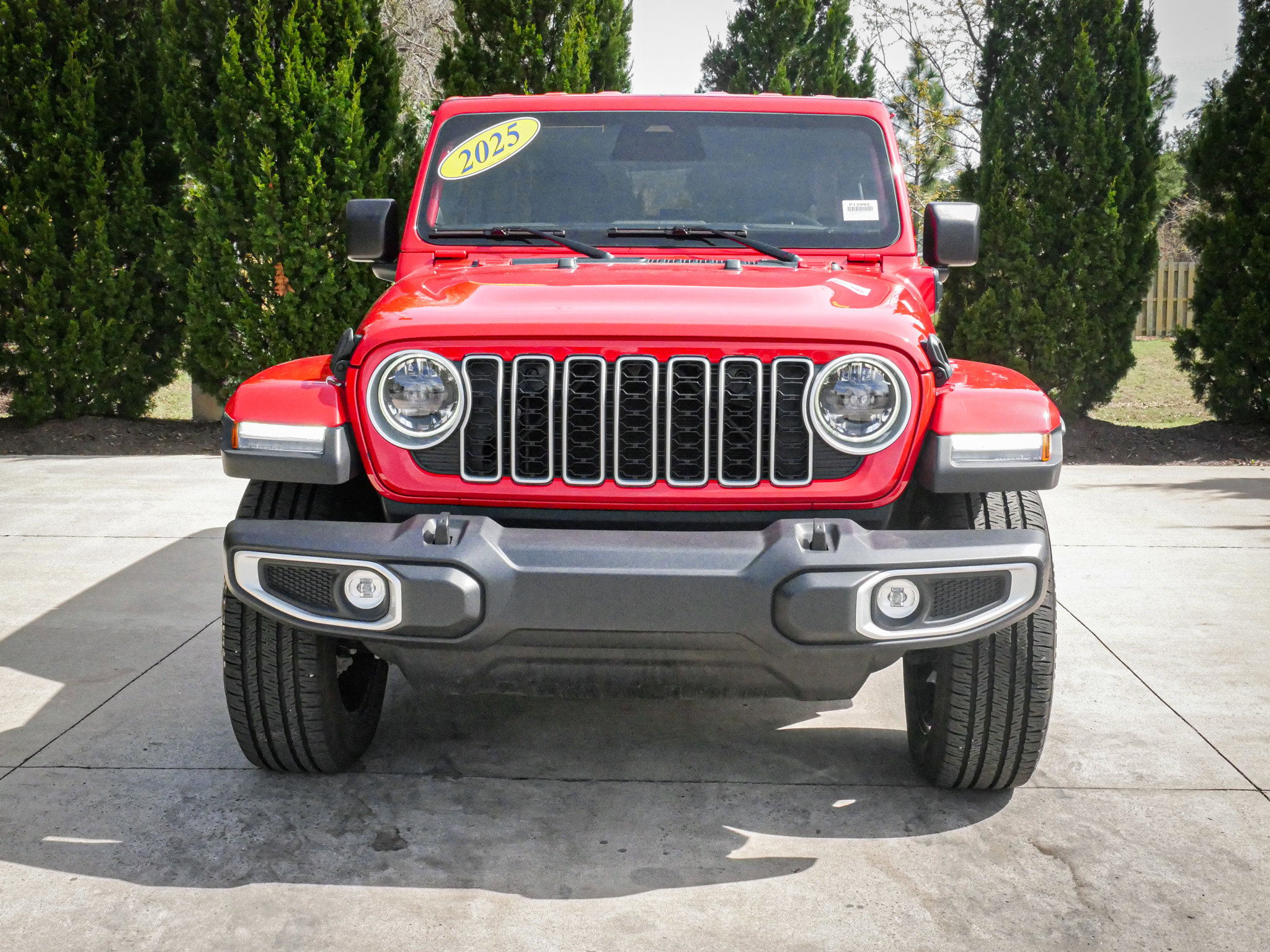 Used 2025 Jeep Wrangler Sahara image 3