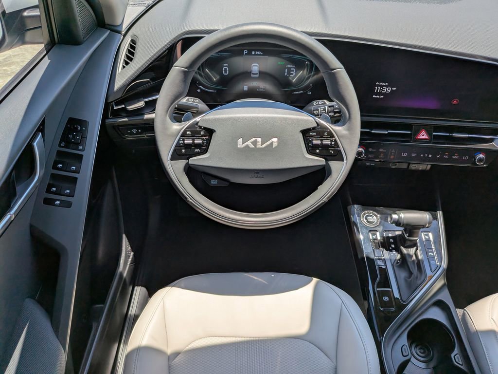 Certified 2023 Kia Niro EX FWD image 15