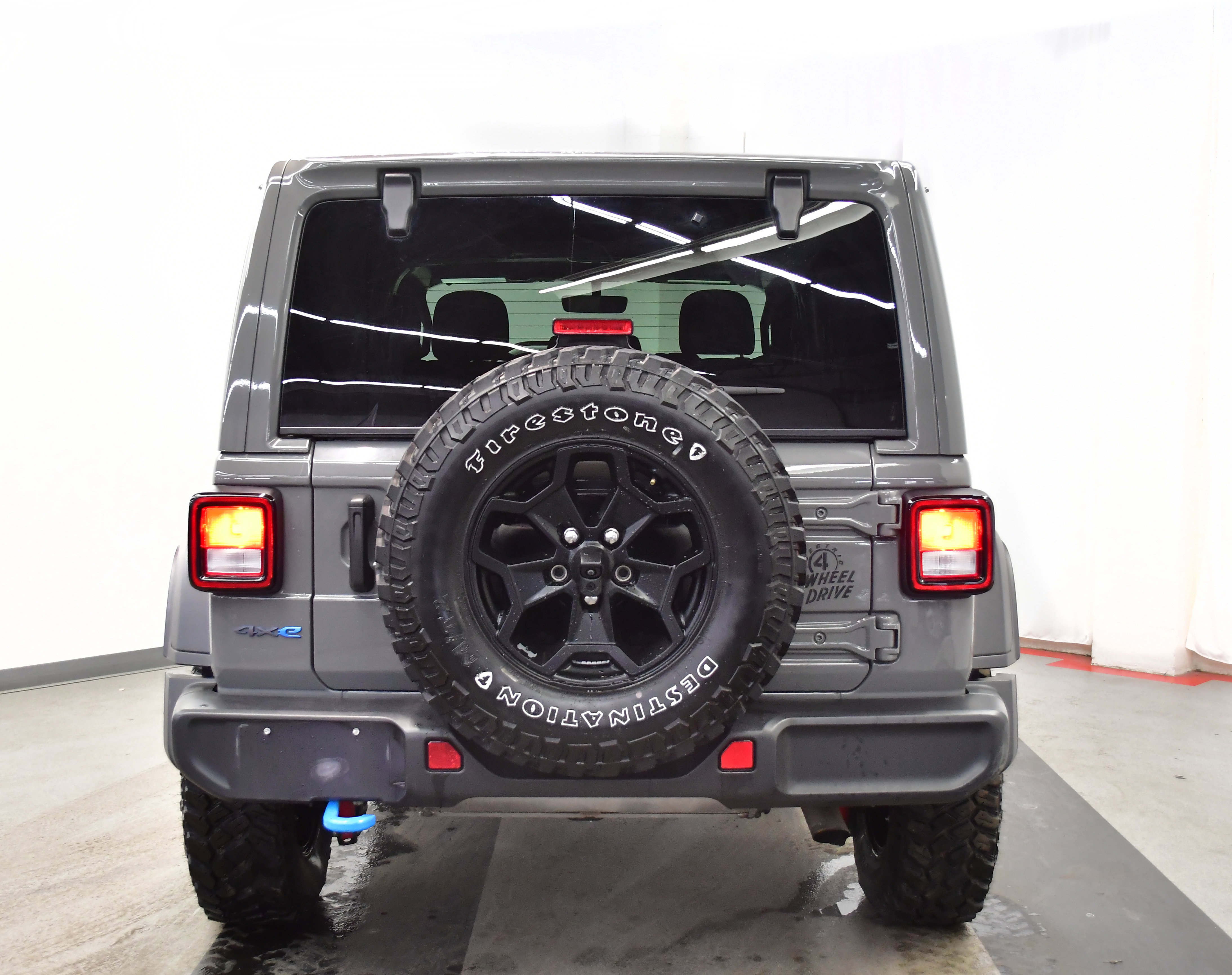 Used 2023 Jeep Wrangler Unlimited w/ Sun & Screen Package image 8