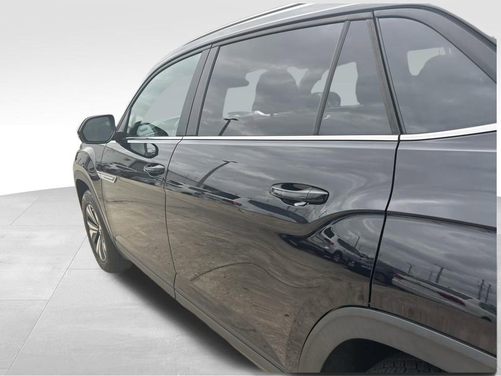 Certified 2024 Volkswagen Atlas Cross Sport SE image 30