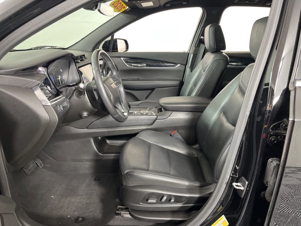 Used 2020 Cadillac XT6 Premium Luxury w/ LPO, Floor Liner Package image 24
