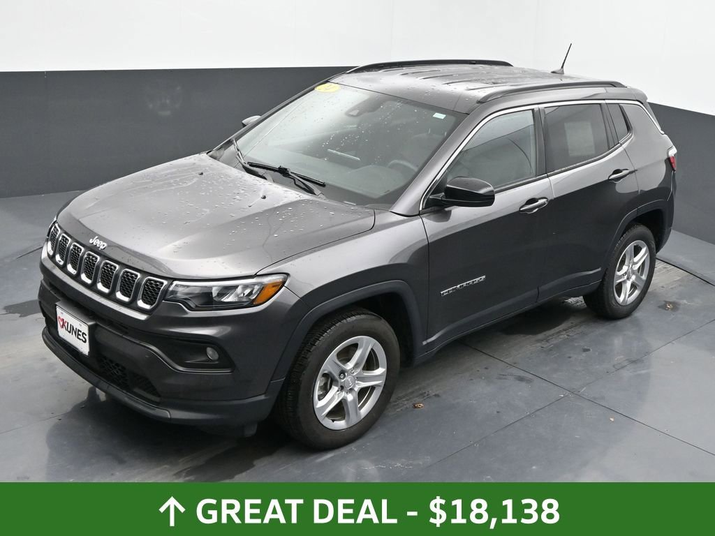 Used 2024 Jeep Compass Latitude image 48