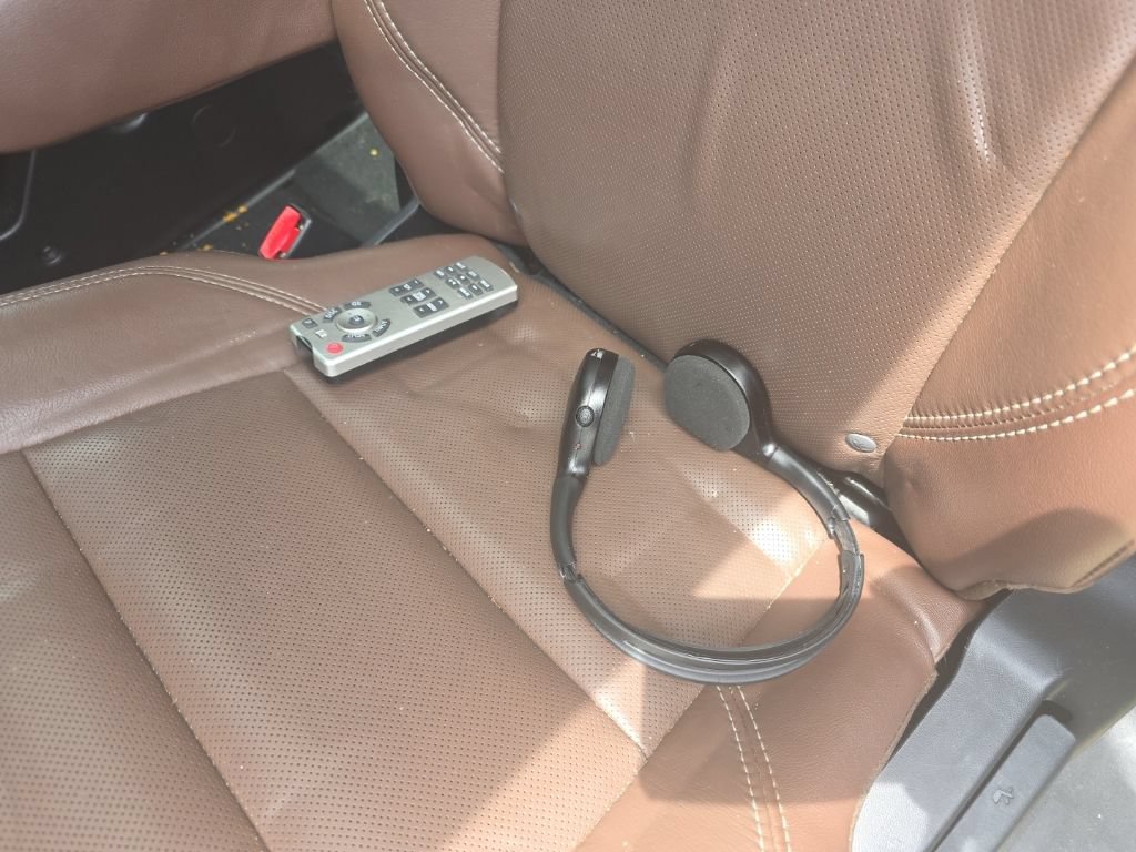 Used 2015 Toyota Sienna Limited Premium w/ Preferred Accessory Package AWD/4WD image 10