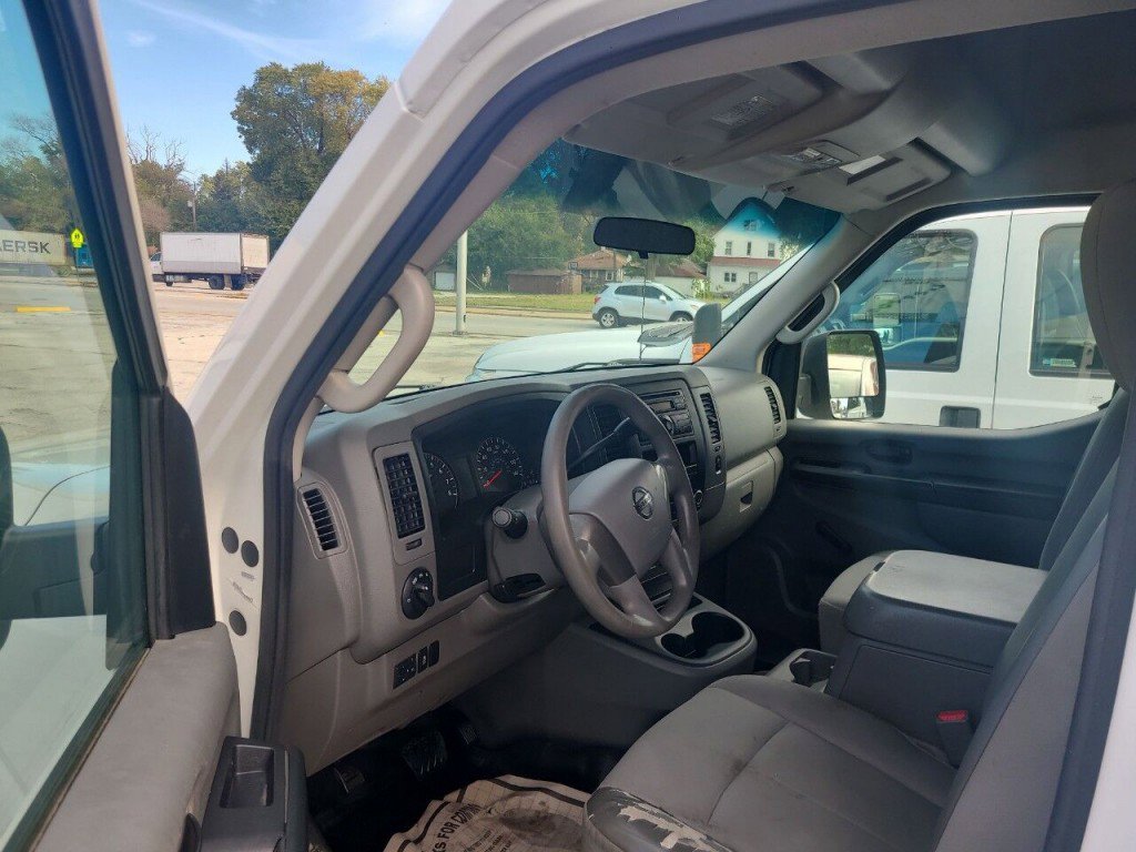 Used 2012 Nissan NV 2500 S w/ Side Curtain Airbag Pkg image 3