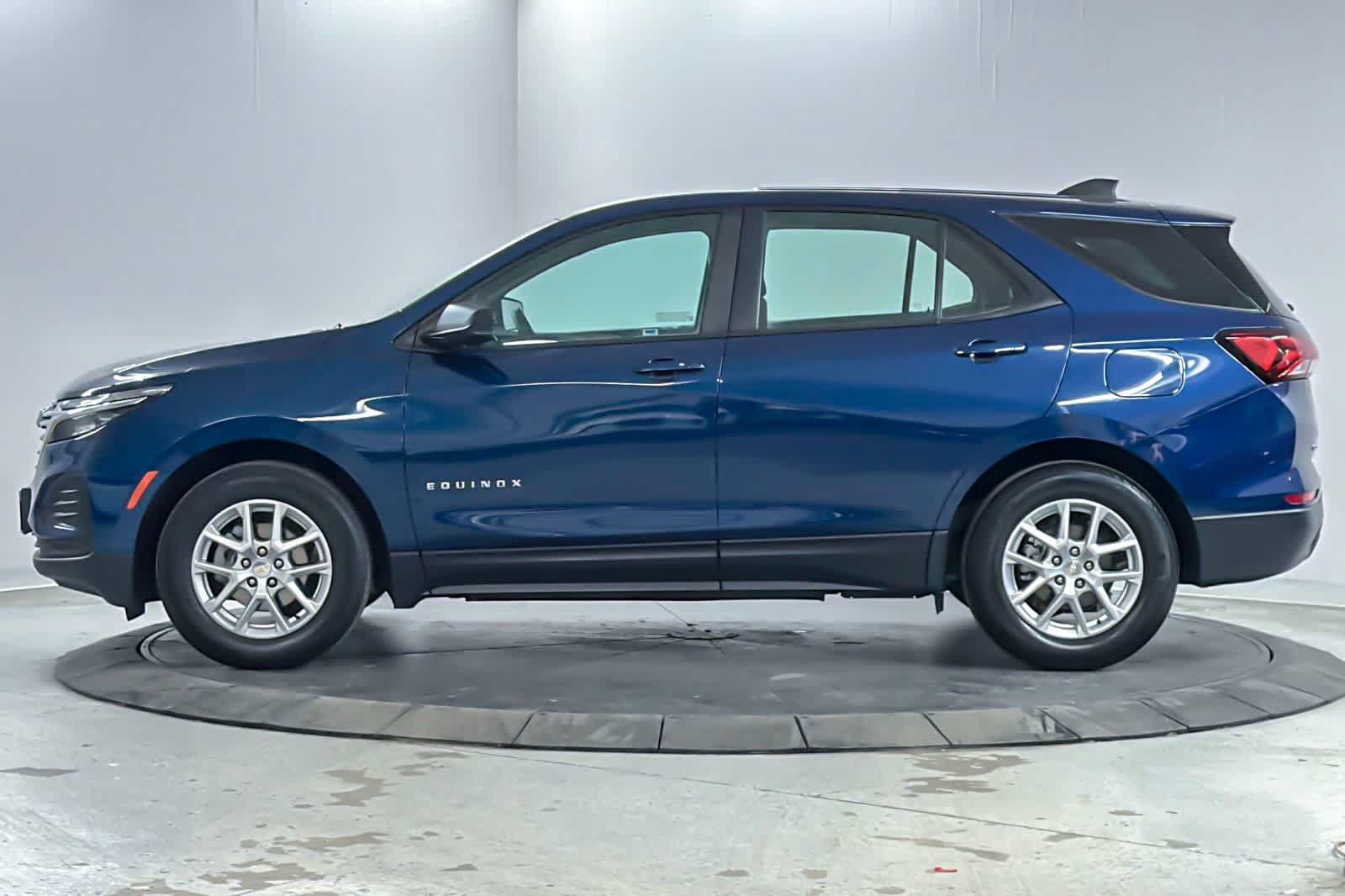 Used 2023 Chevrolet Equinox LS FWD image 5