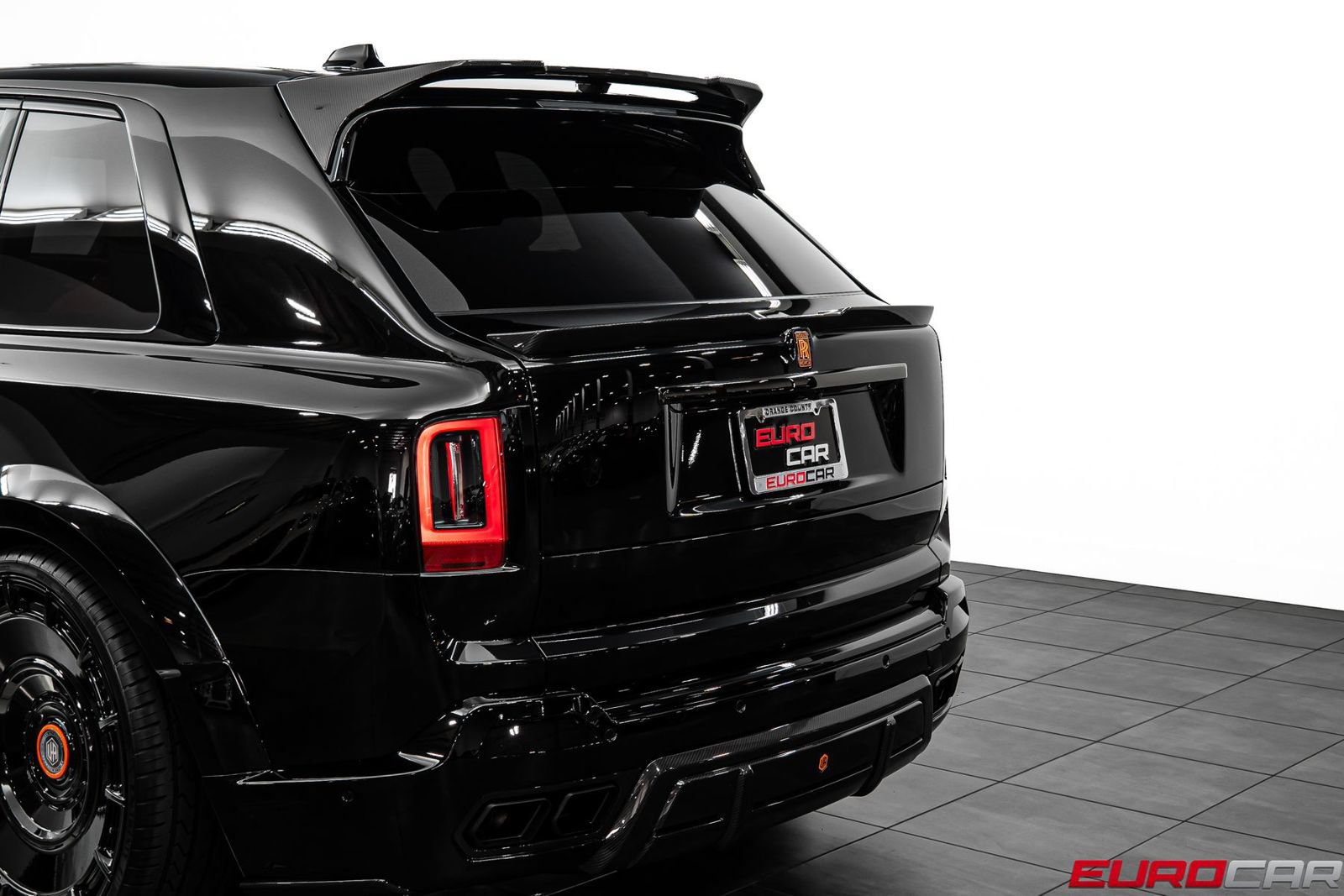 Used 2025 Rolls-Royce Cullinan Black Badge AWD/4WD image 26