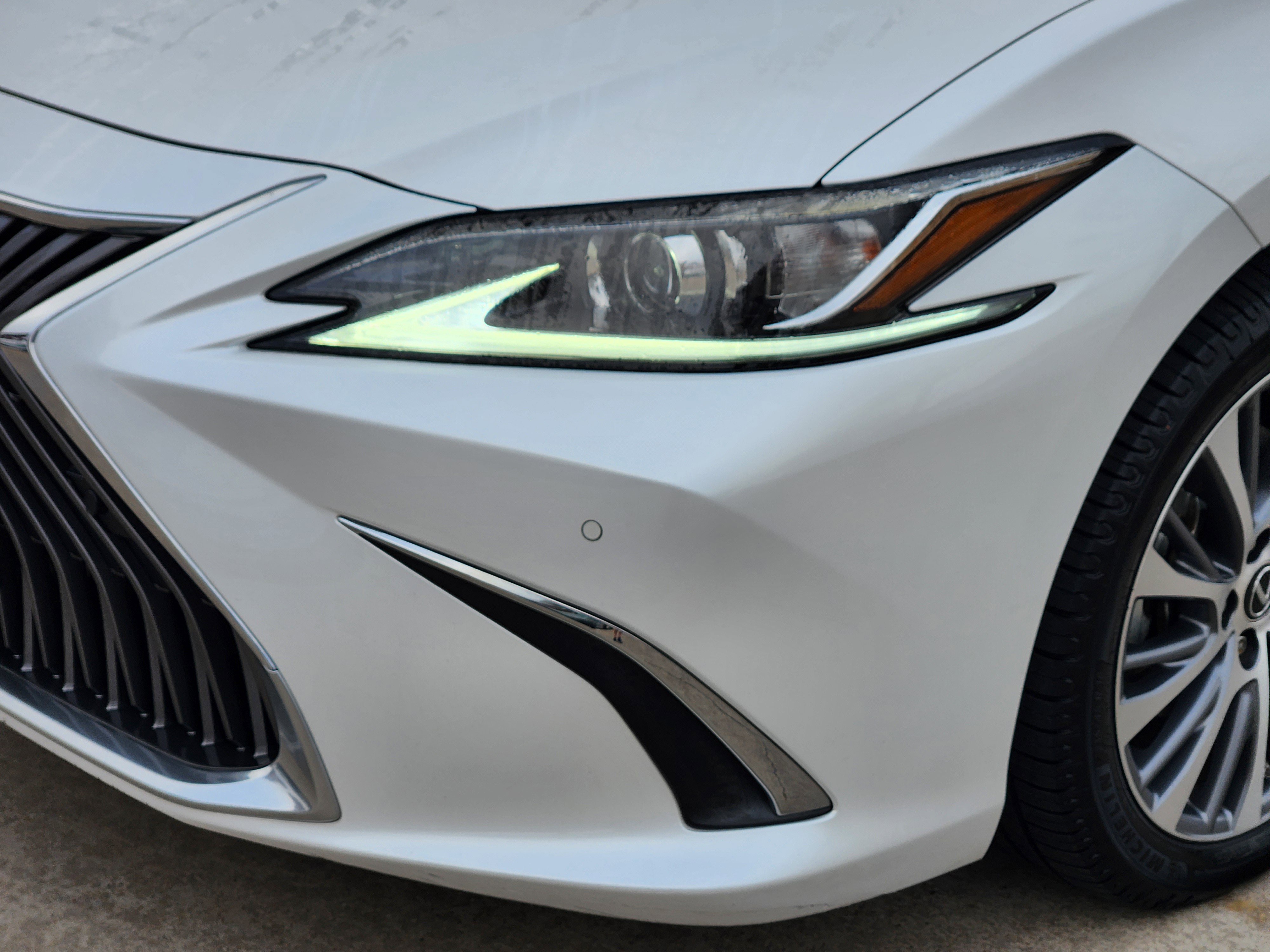 Used 2021 Lexus ES 300h w/ Premium Package image 6