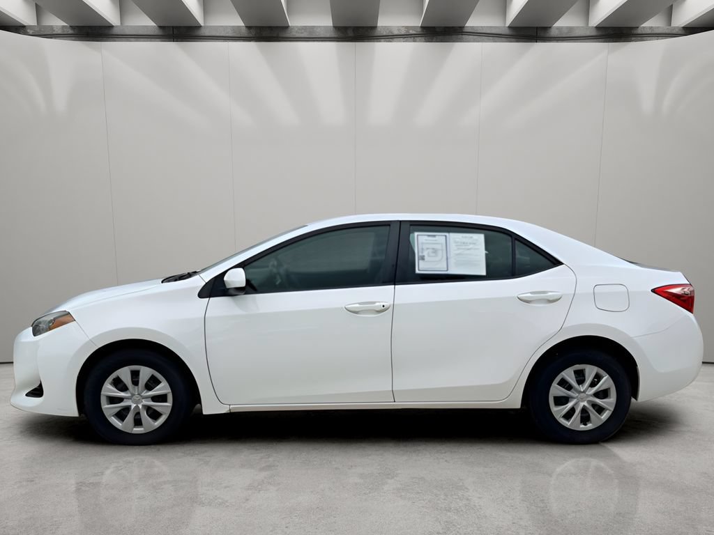 Used 2019 Toyota Corolla L FWD image 2