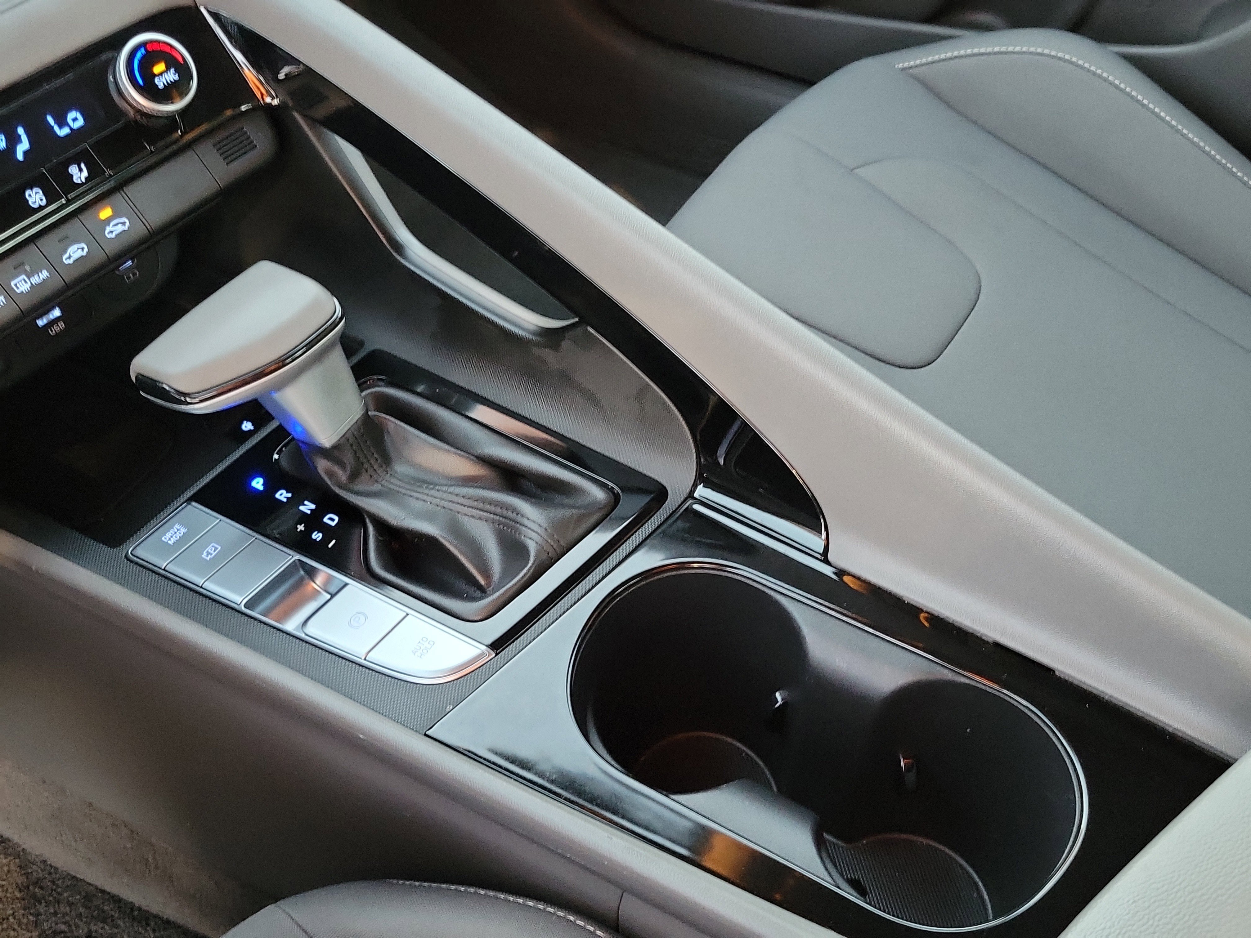 Certified 2025 Hyundai Elantra SEL image 13