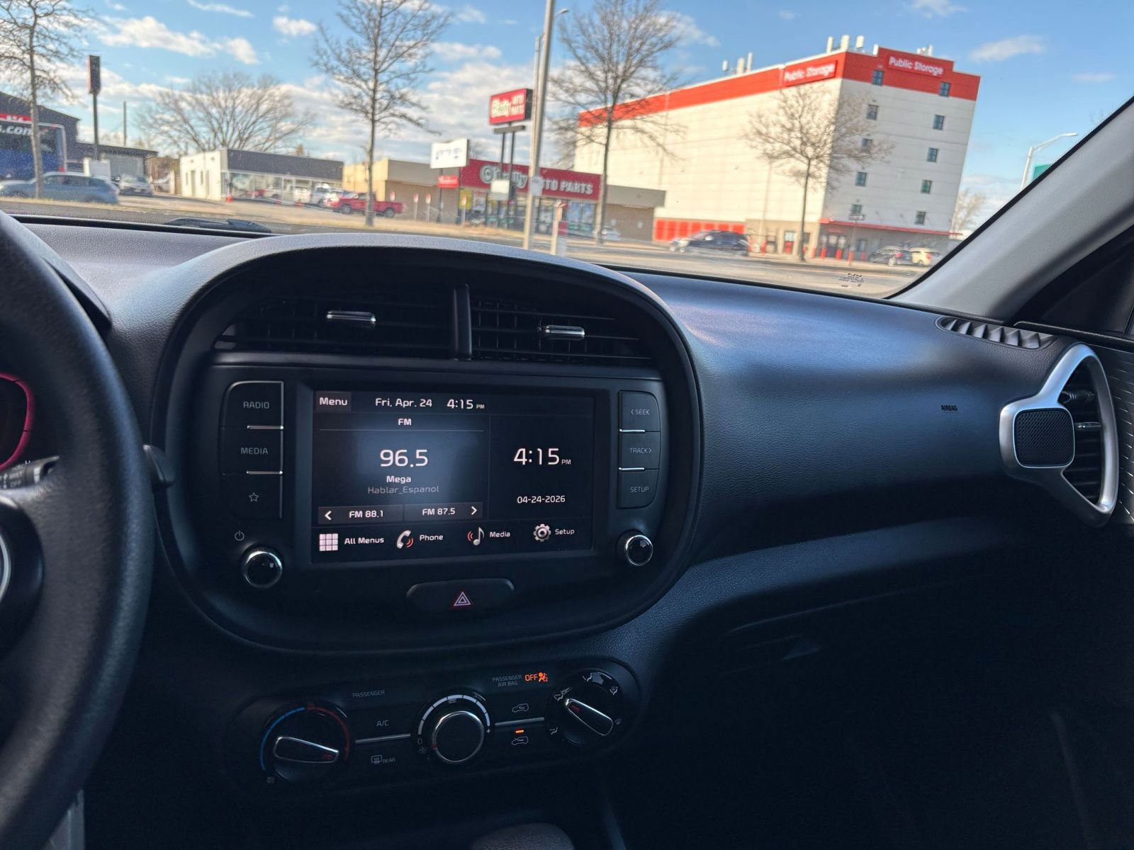 Used 2025 Kia Soul LX w/ LX Technology Package FWD image 33