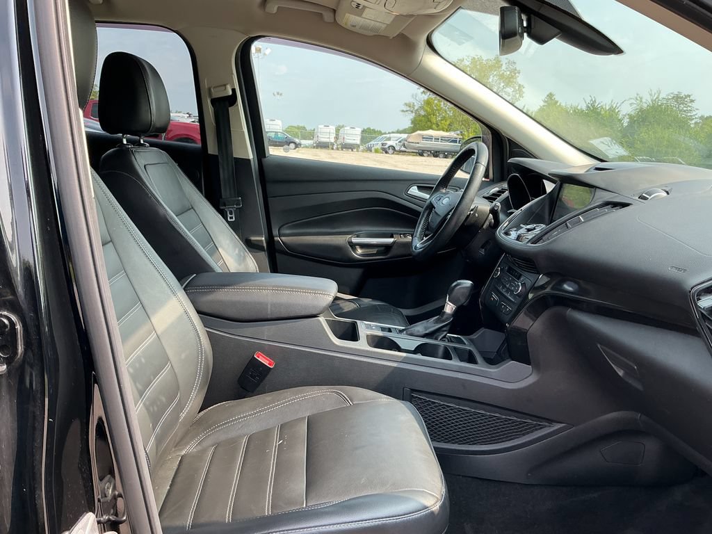 Used 2017 Ford Escape Titanium AWD/4WD image 21