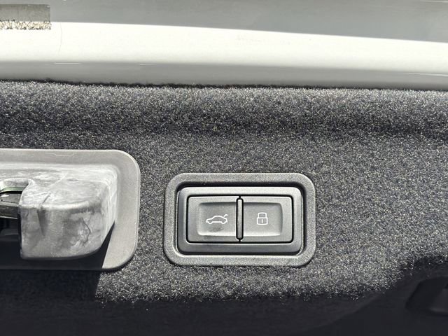 Used 2017 Audi A8 L 3.0T w/ Executive Package image 24