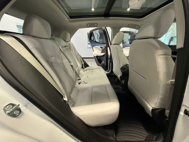 Certified 2025 Buick Envision Avenir image 13