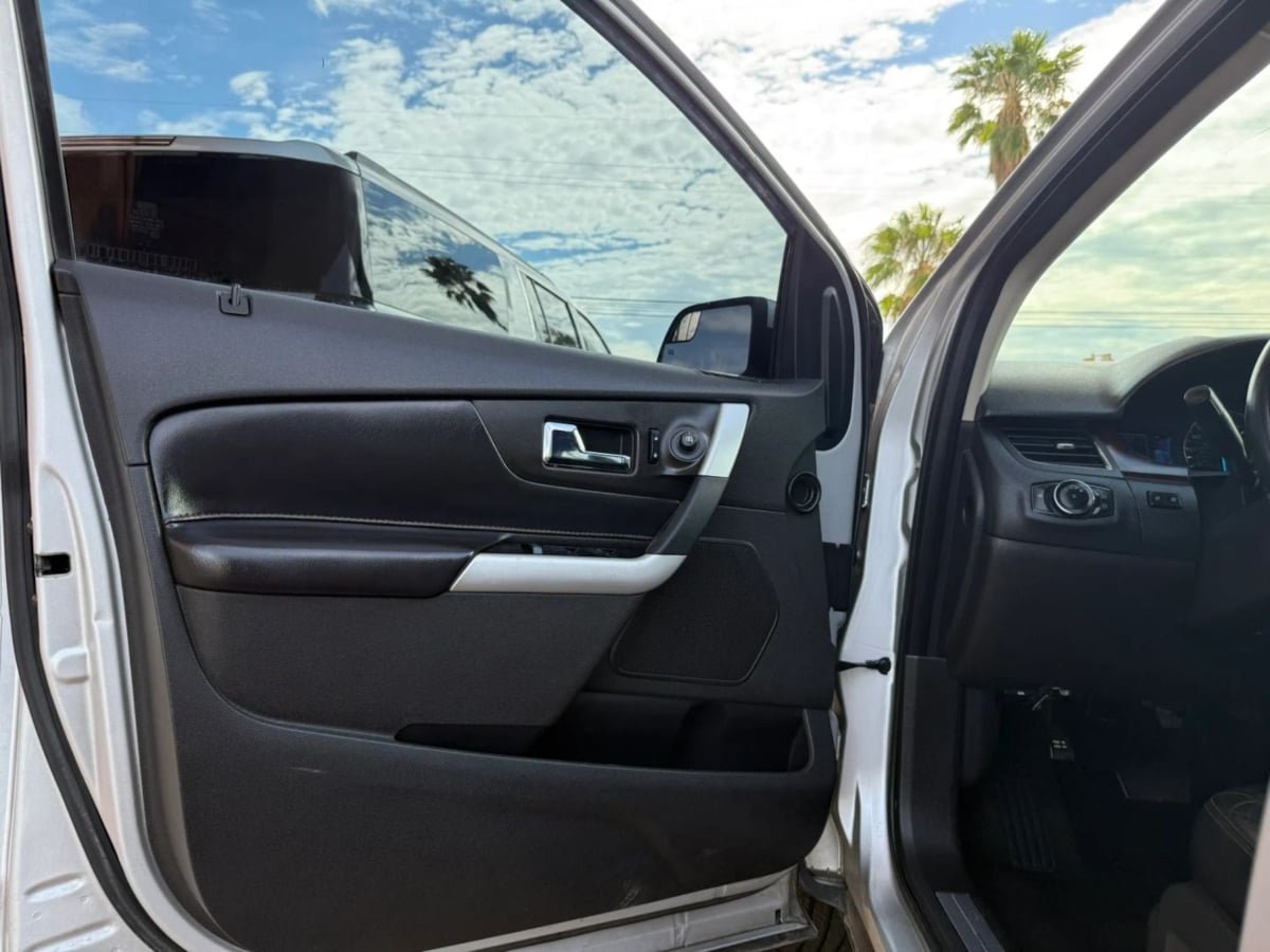 Used 2013 Ford Edge Limited FWD image 35