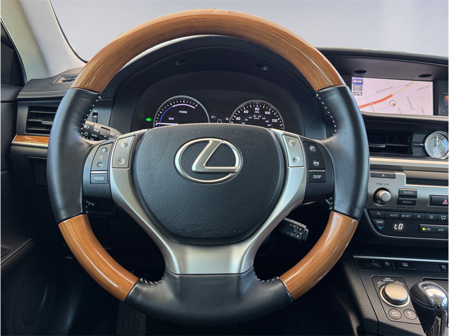Used 2014 Lexus ES 300h w/ Luxury Package w/Bamboo Trim FWD image 14