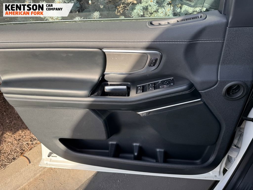 Used 2025 Ford Expedition Max Platinum w/ Driver's Package image 21