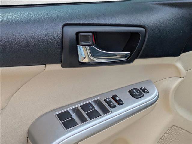 Used 2013 Toyota Camry XLE w/ Leather Pkg image 9