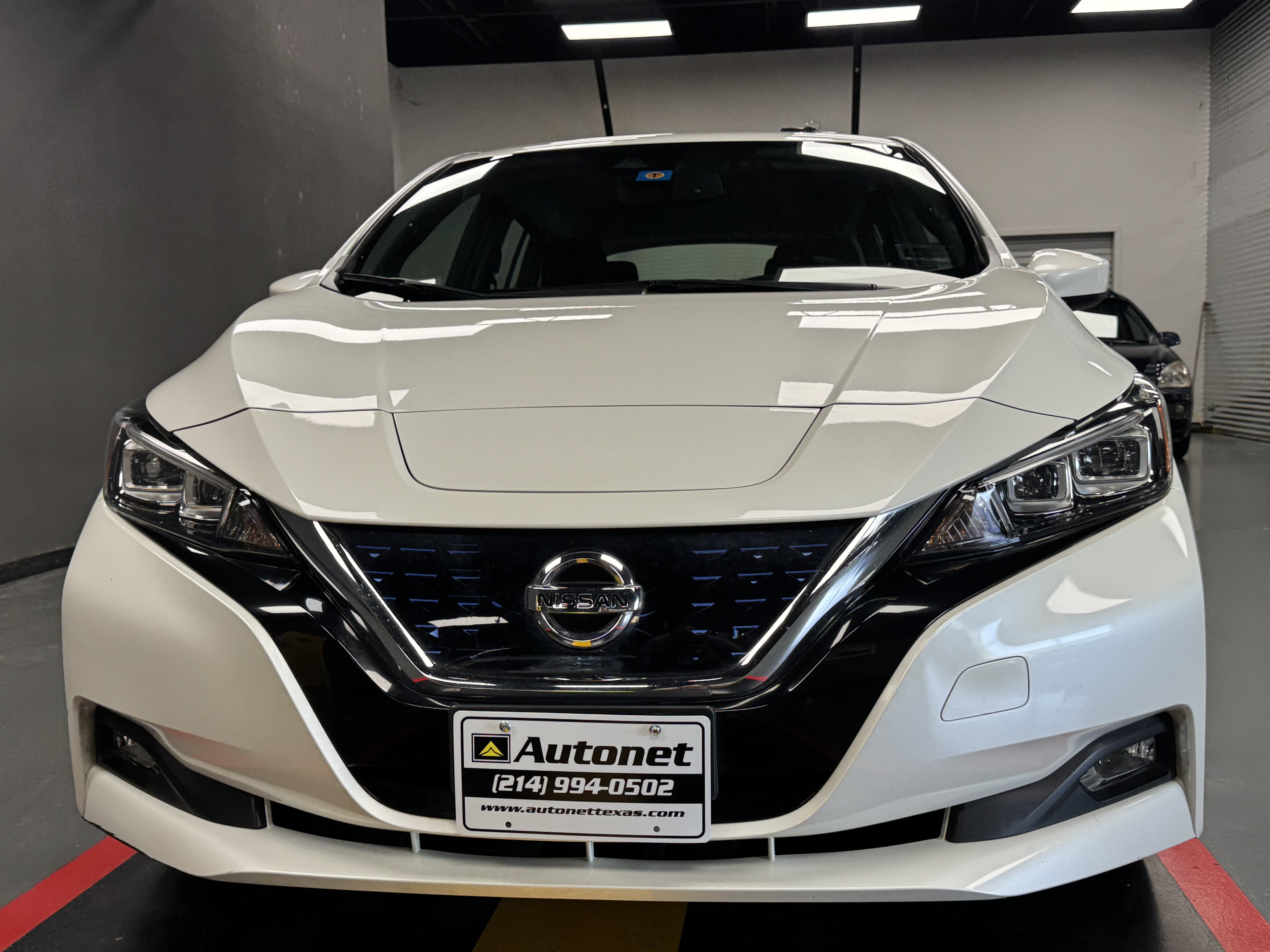 Used 2018 Nissan Leaf SV w/ SV Technology Package FWD image 9