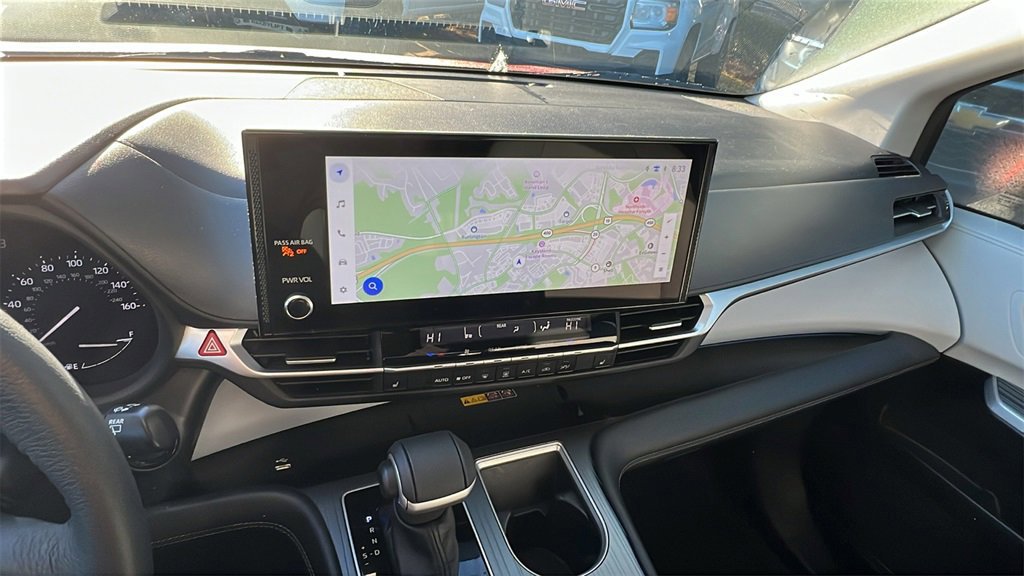 Used 2025 Toyota Sienna XLE image 31