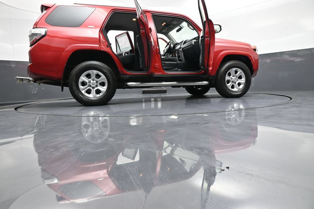 Used 2016 Toyota 4Runner SR5 AWD/4WD image 46