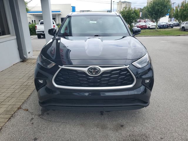Used 2022 Toyota Highlander XLE FWD image 14