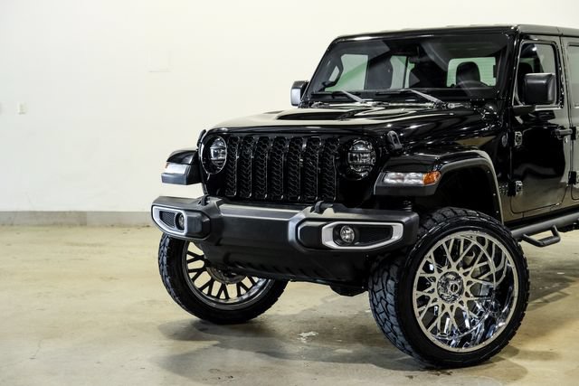 Used 2023 Jeep Gladiator Sport AWD/4WD image 18