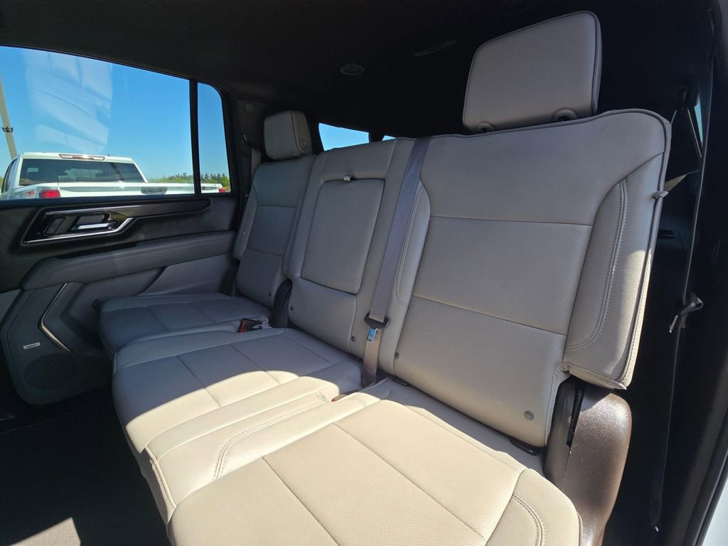 Used 2025 GMC Yukon XL Elevation AWD/4WD image 13