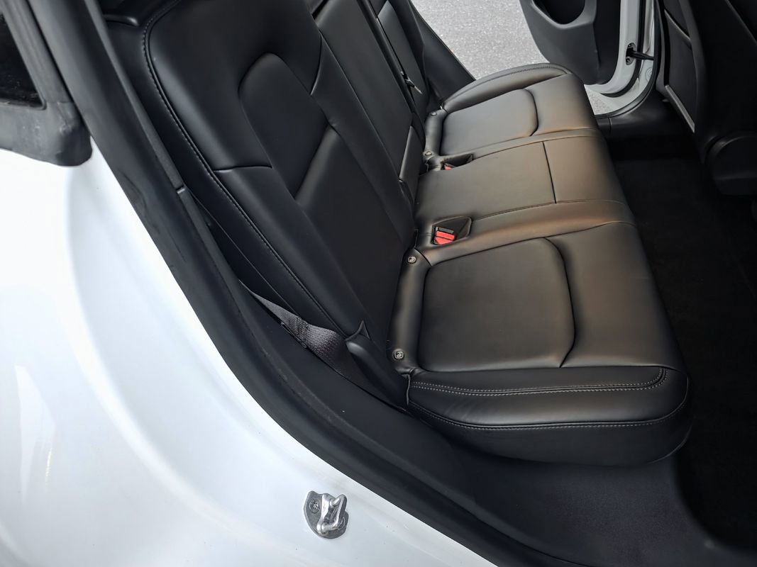 Used 2021 Tesla Model Y Long Range image 16